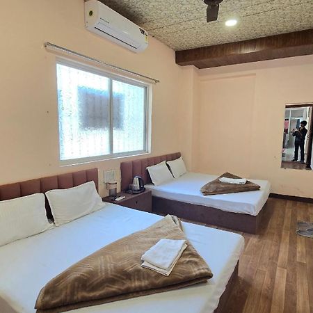 Hotel Maheshwari Green'S Ujjain Buitenkant foto