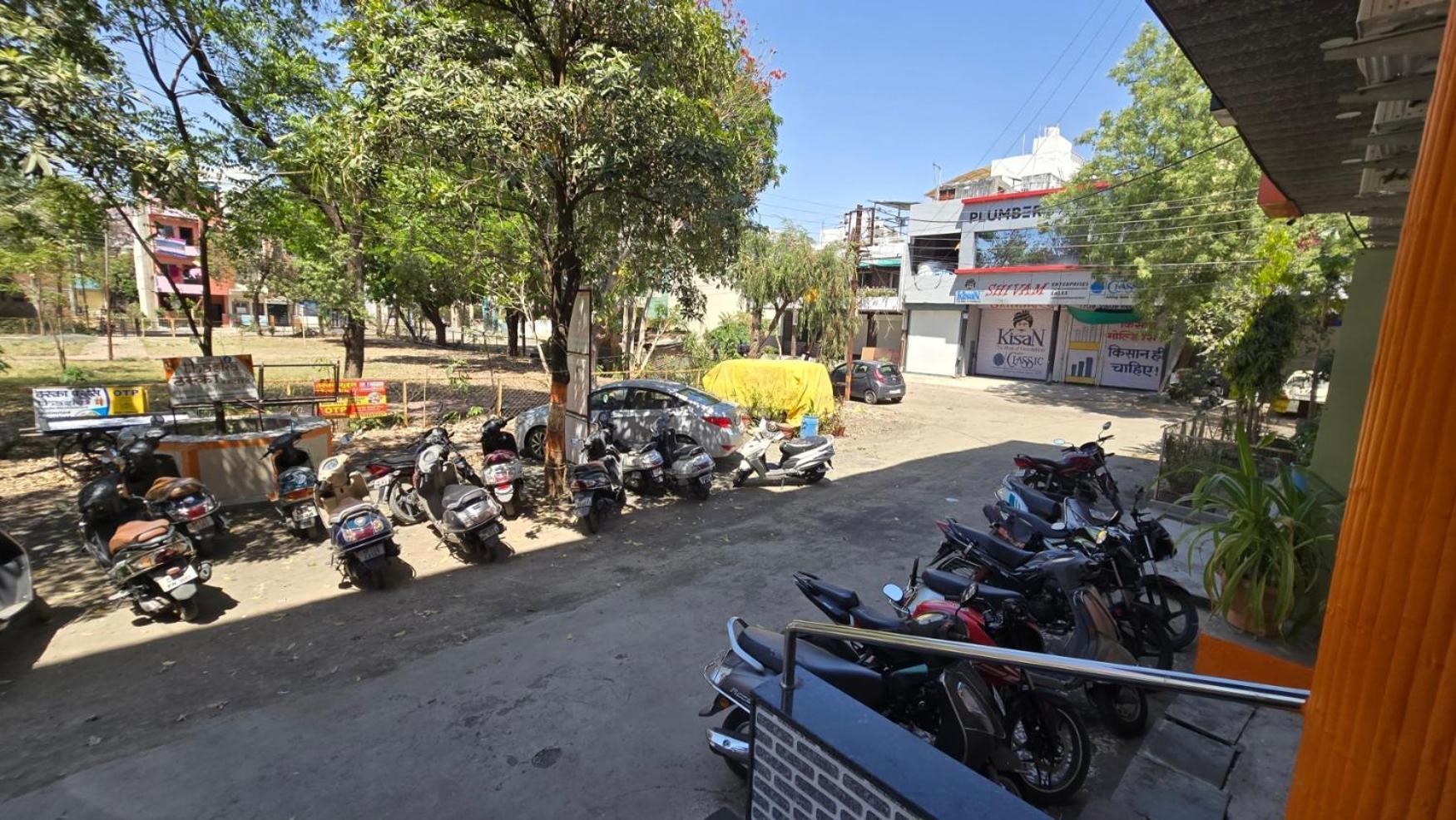 Hotel Maheshwari Green'S Ujjain Buitenkant foto