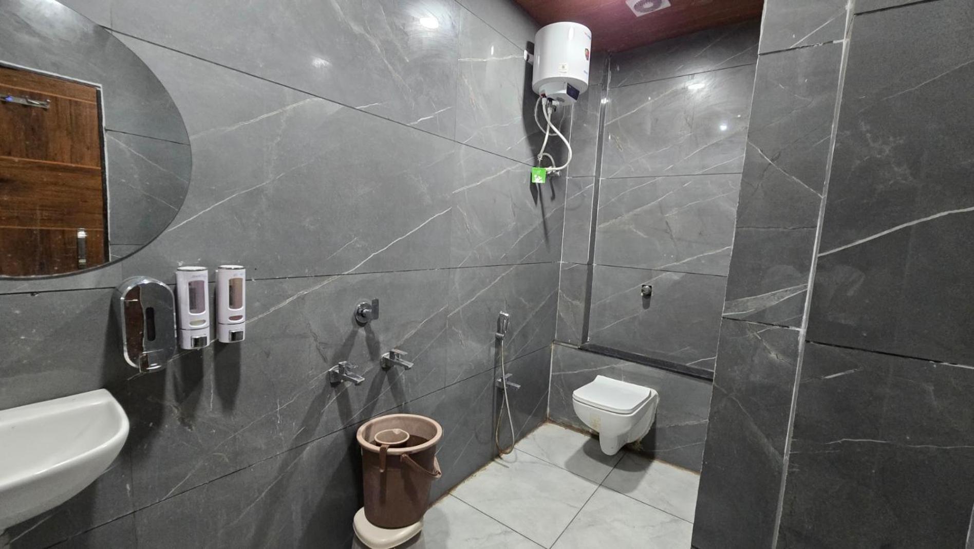 Hotel Maheshwari Green'S Ujjain Buitenkant foto