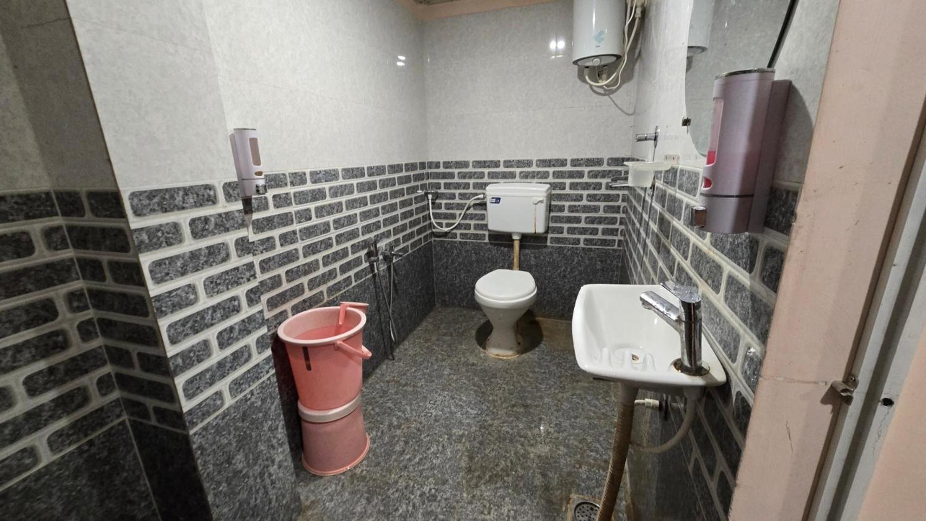 Hotel Maheshwari Green'S Ujjain Buitenkant foto
