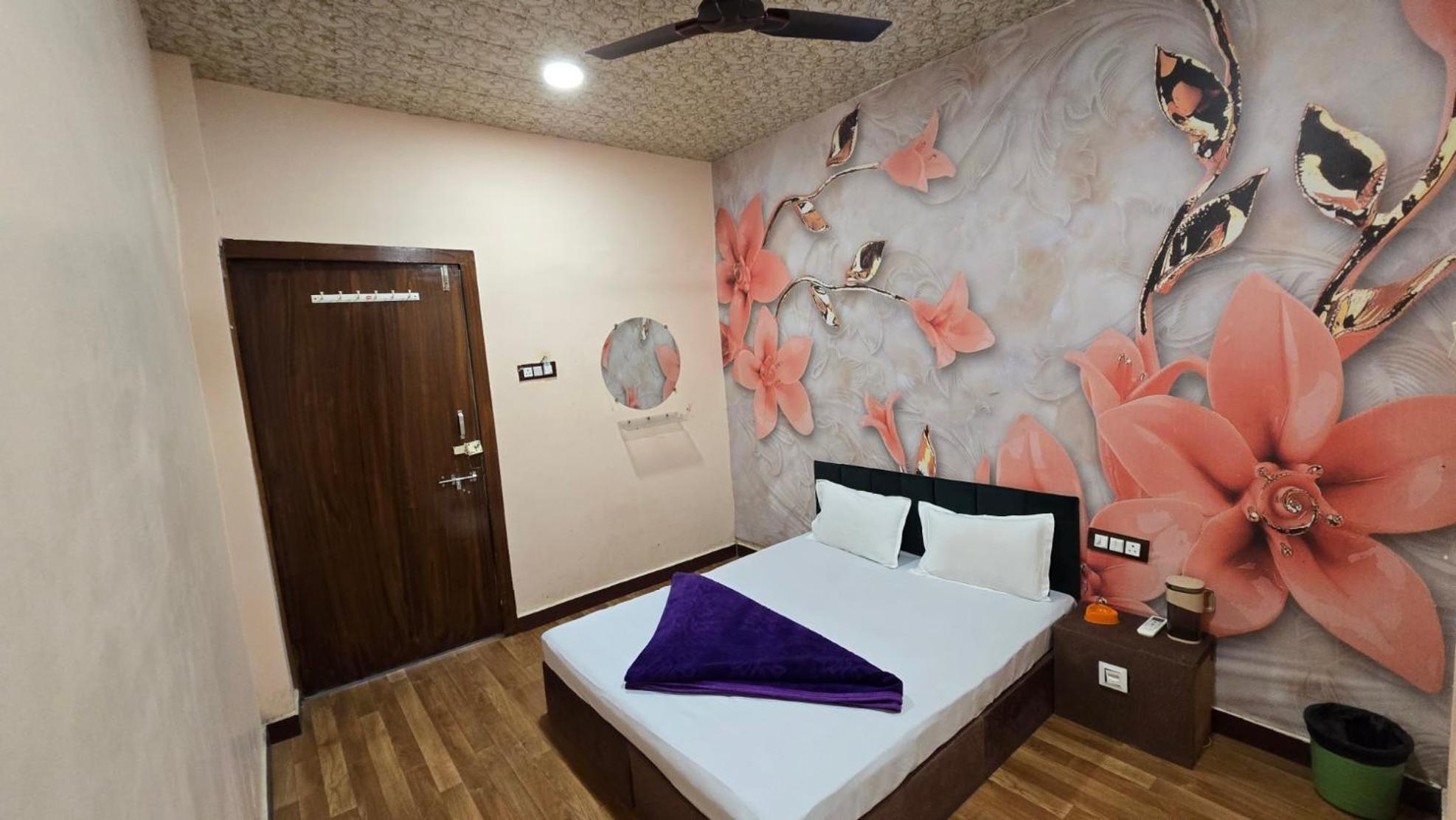 Hotel Maheshwari Green'S Ujjain Buitenkant foto