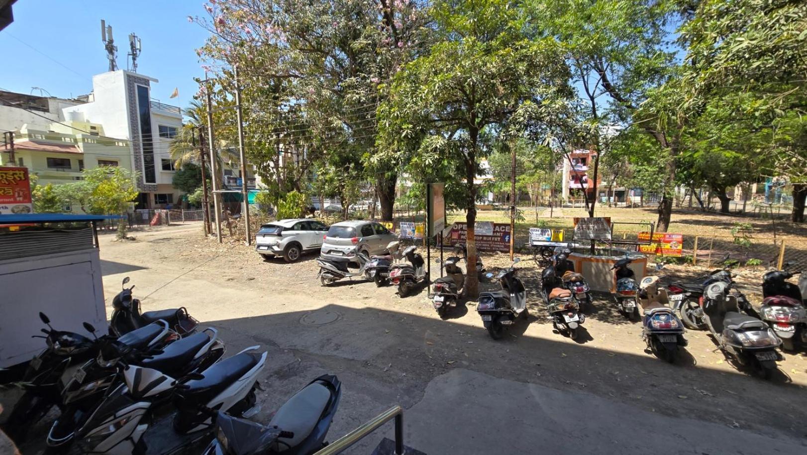 Hotel Maheshwari Green'S Ujjain Buitenkant foto