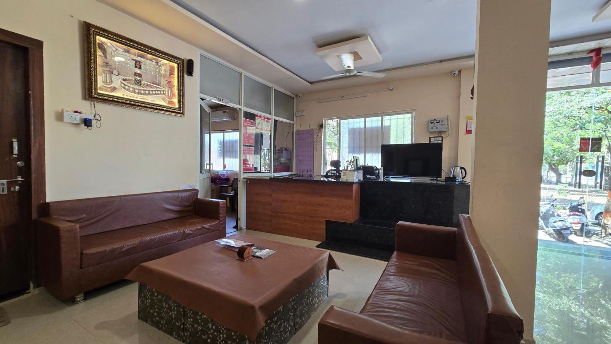 Hotel Maheshwari Green'S Ujjain Buitenkant foto
