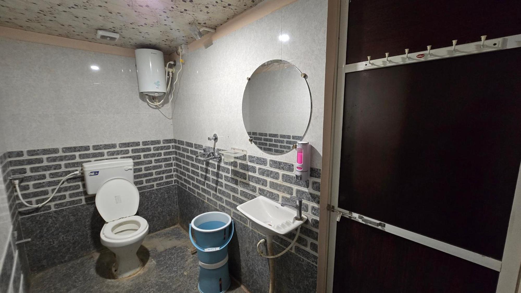 Hotel Maheshwari Green'S Ujjain Buitenkant foto
