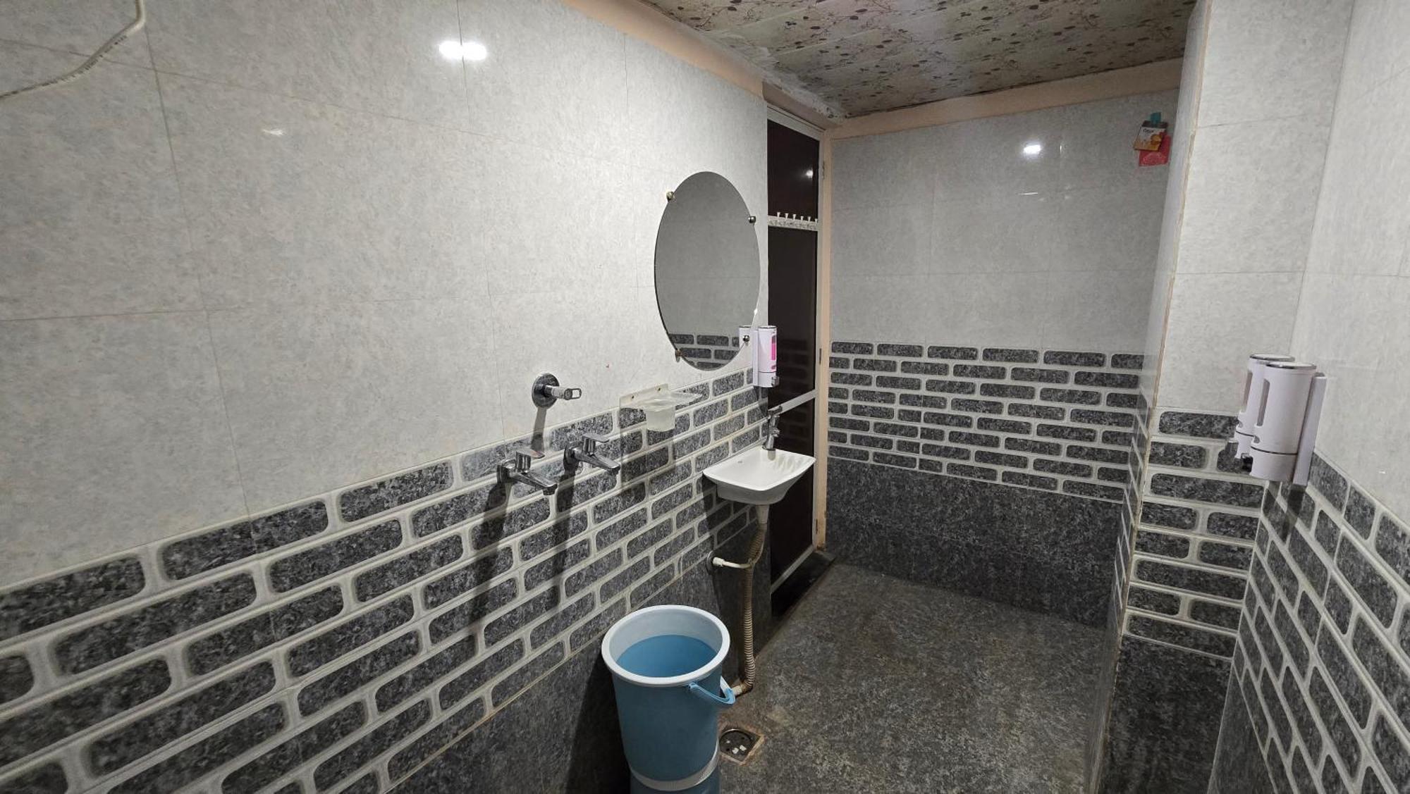 Hotel Maheshwari Green'S Ujjain Buitenkant foto